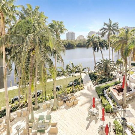 Gallery One - A Doubletree Suites By Hilton Hotel Fort Lauderdale Exterior foto