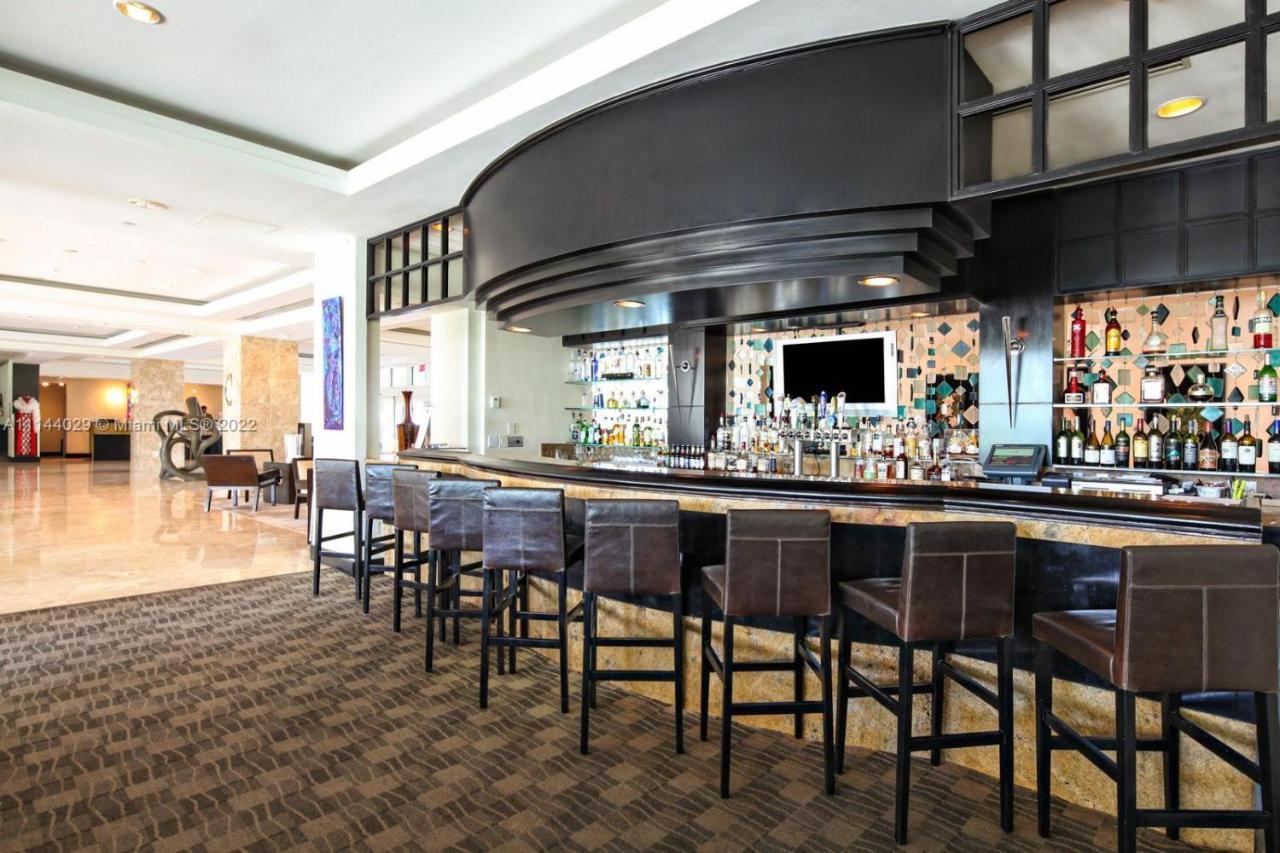 Gallery One - A Doubletree Suites By Hilton Hotel Fort Lauderdale Exterior foto