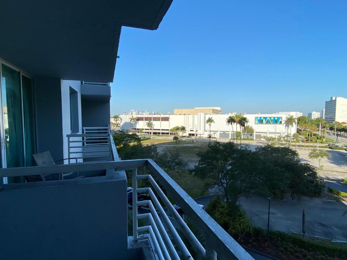 Gallery One - A Doubletree Suites By Hilton Hotel Fort Lauderdale Exterior foto