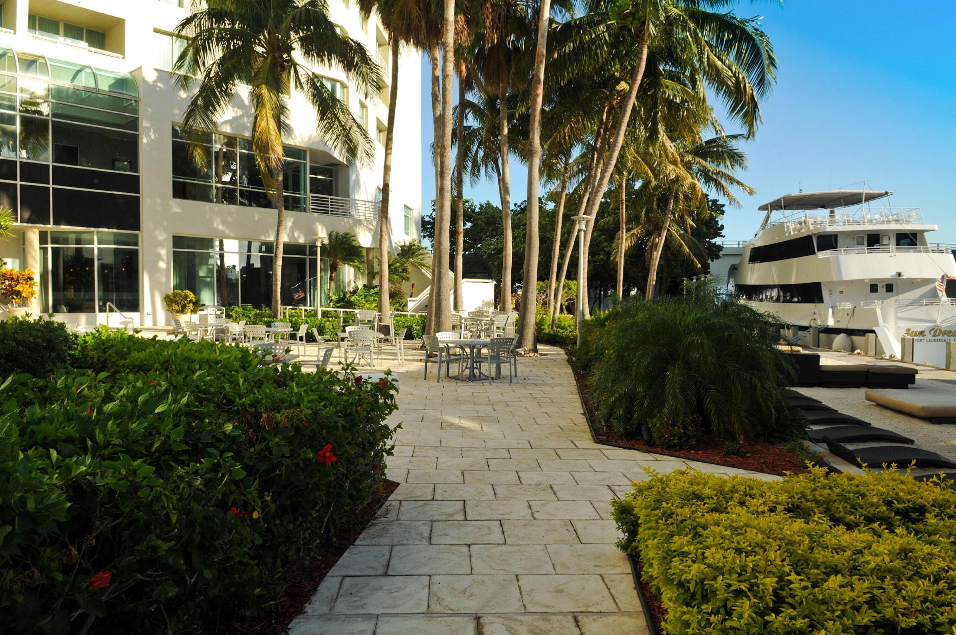 Gallery One - A Doubletree Suites By Hilton Hotel Fort Lauderdale Exterior foto